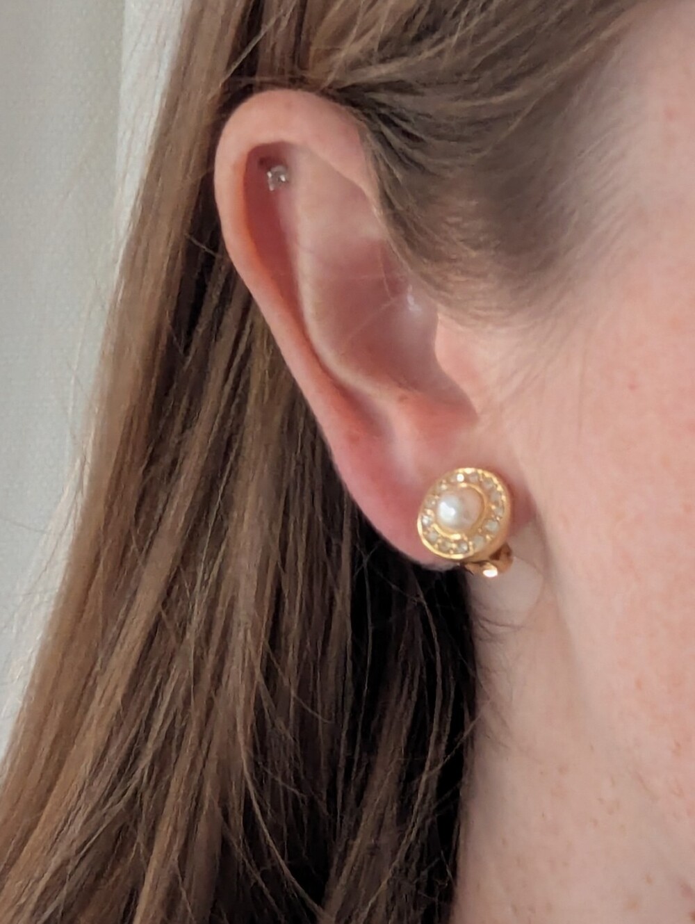 Christian Dior Vintage Clip On Small Faux Pearl and Crystal Earrings - Picture 16 of 16